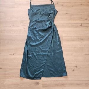 NWOT Green Lulus Dress